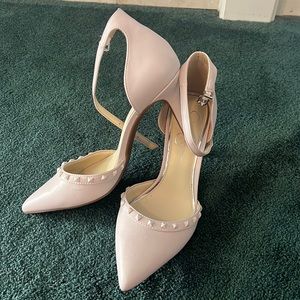 Jessica Simpson nude heels